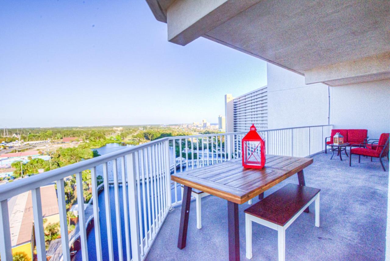 Laketown Wharf 1238 - Brand New End Unit With Wrap Around Balcony Holiday home *