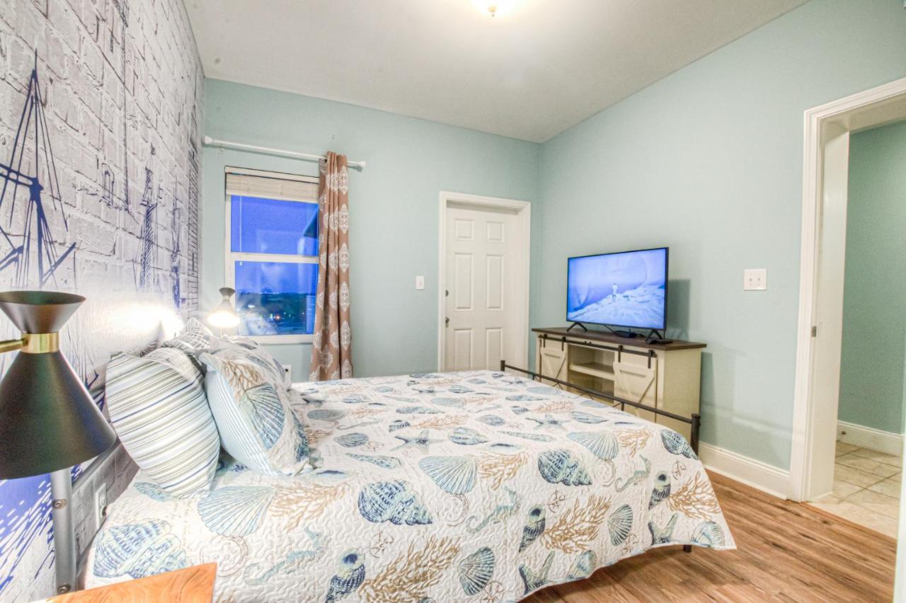 Laketown Wharf 1238 - Brand New End Unit With Wrap Around Balcony Panama City Beach