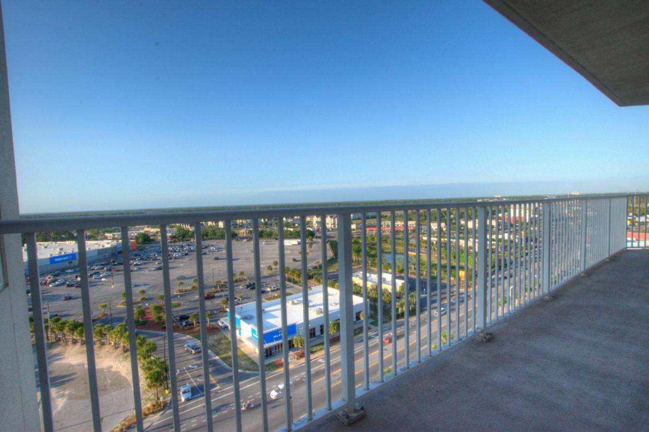 Holiday home Laketown Wharf 1238 - Brand New End Unit With Wrap Around Balcony *