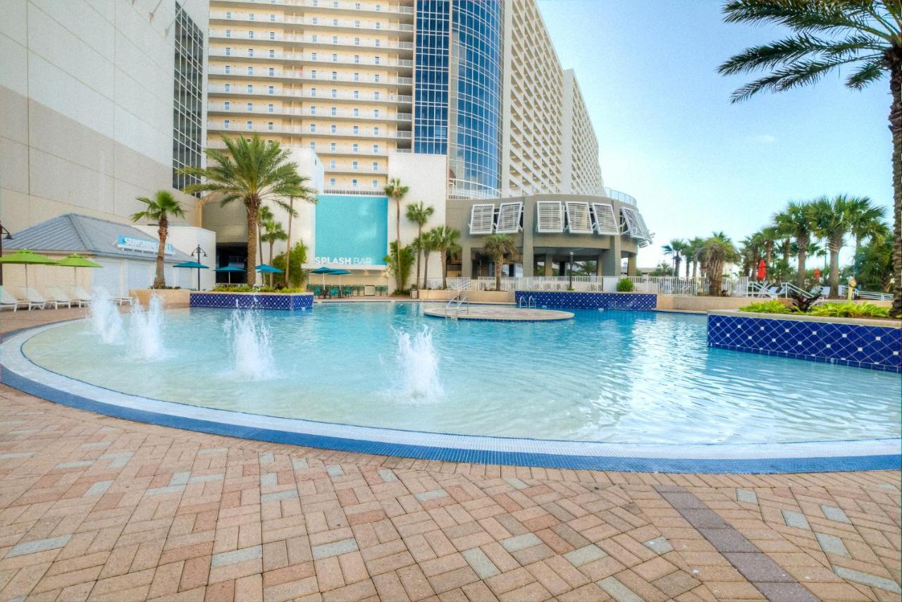 Holiday home Laketown Wharf 1238 - Brand New End Unit With Wrap Around Balcony *