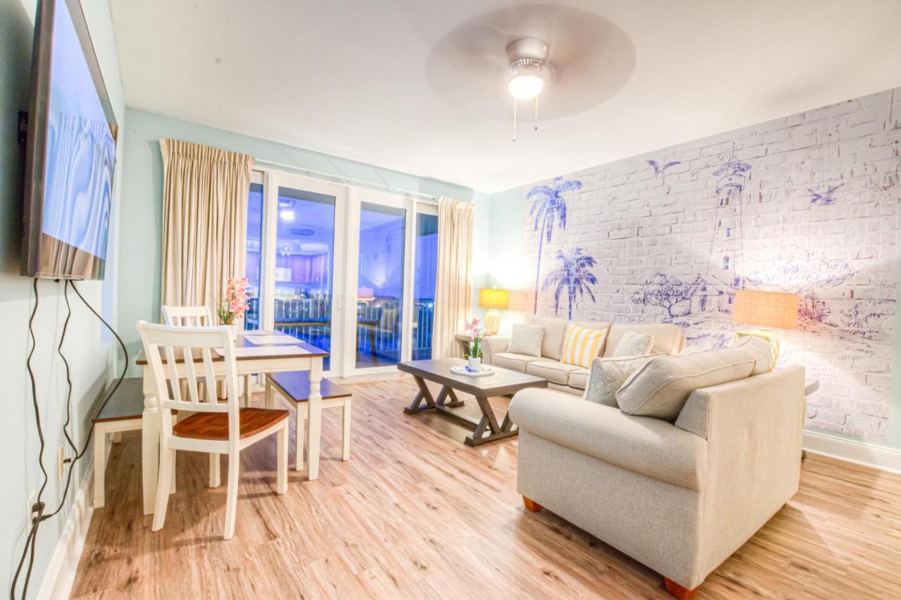 Laketown Wharf 1238 - Brand New End Unit With Wrap Around Balcony *