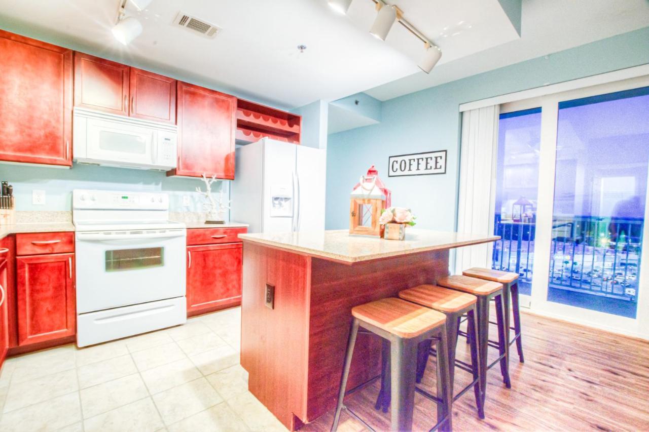 Laketown Wharf 1238 - Brand New End Unit With Wrap Around Balcony Panama City Beach