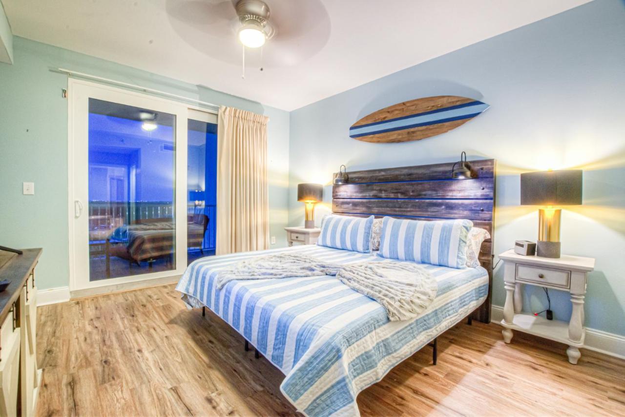 Laketown Wharf 1238 - Brand New End Unit With Wrap Around Balcony